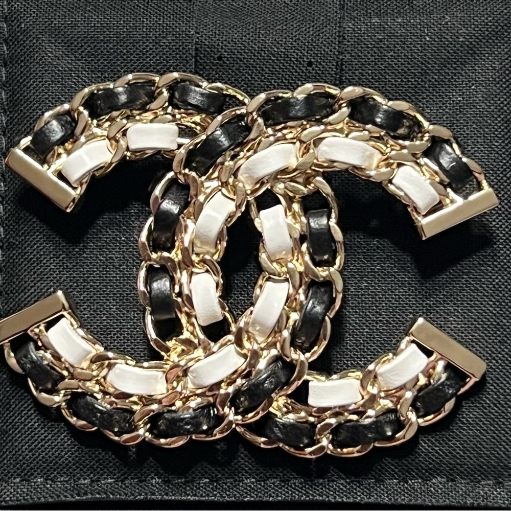 chanel bijoux fantaisie brooch brand new full set 2022 XXL black white rare
